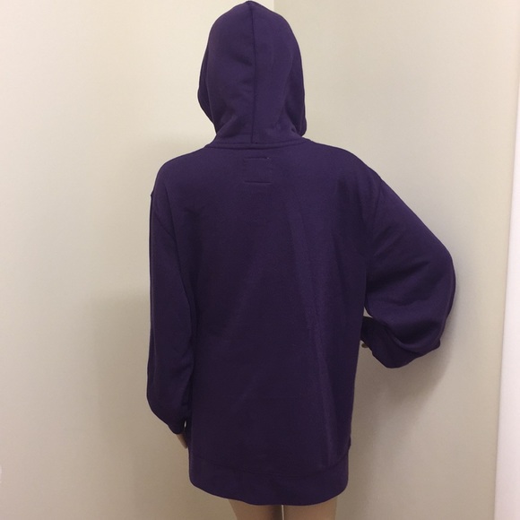 Old Navy Graphic Hoodie - Picture 3 of 8